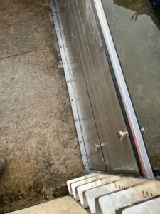 Stop log frame from above